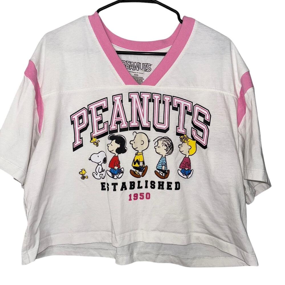 White peanuts graphic tee